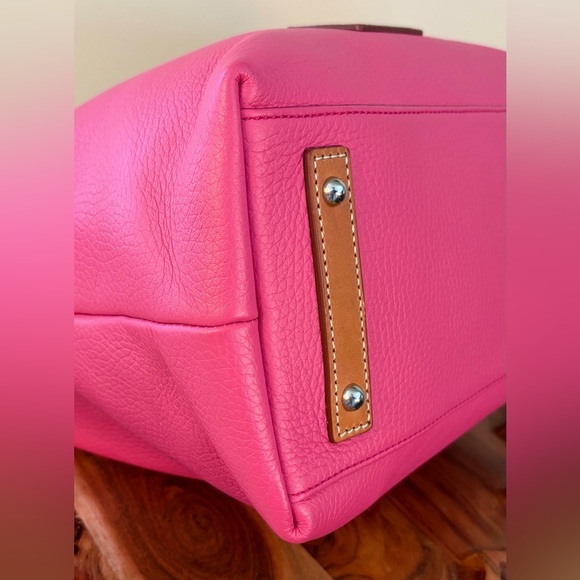 Dooney & Bourke Paige Sac Pink Pebble Grain Leather - Picture 15 of 17